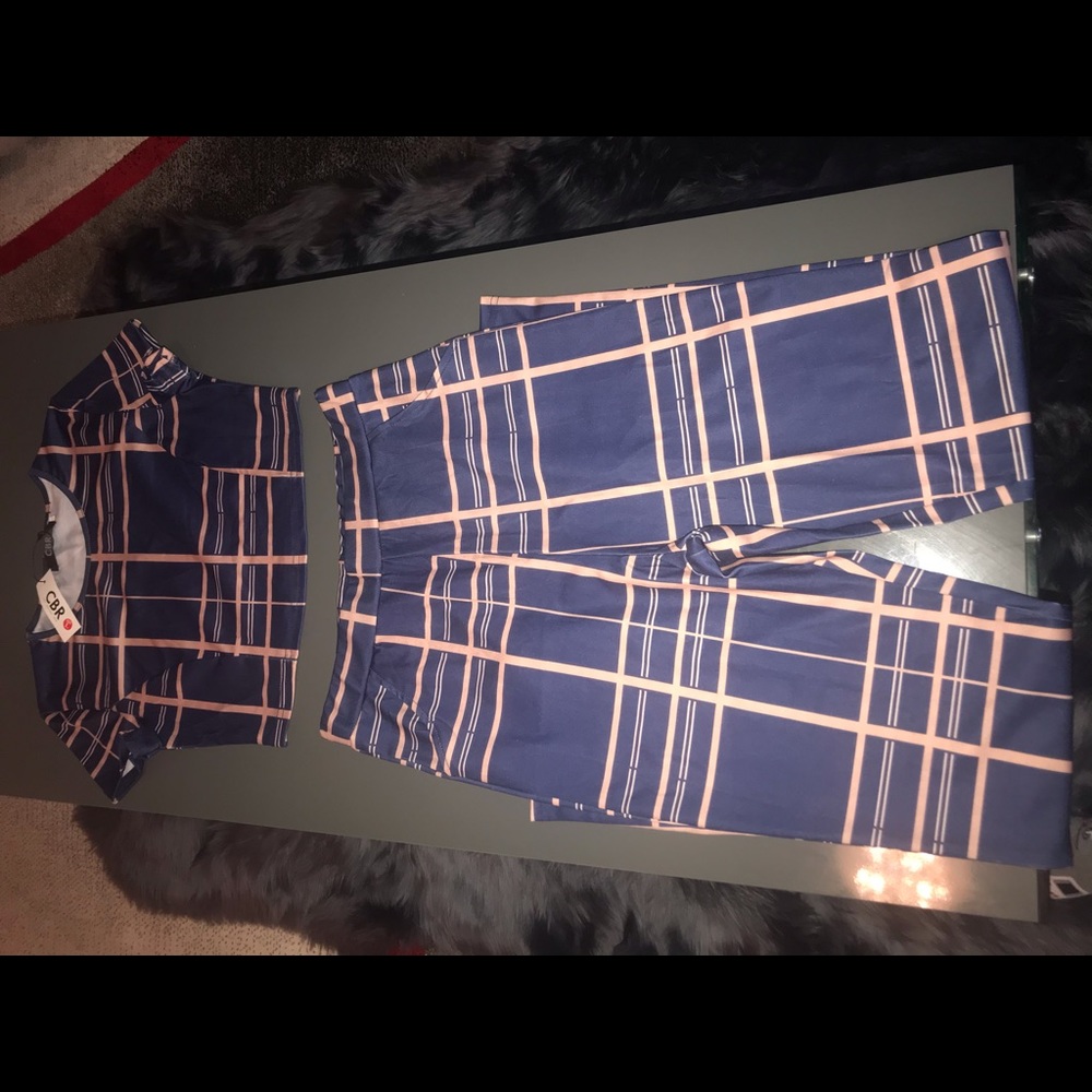 Two piece set - Picture 3 of 3